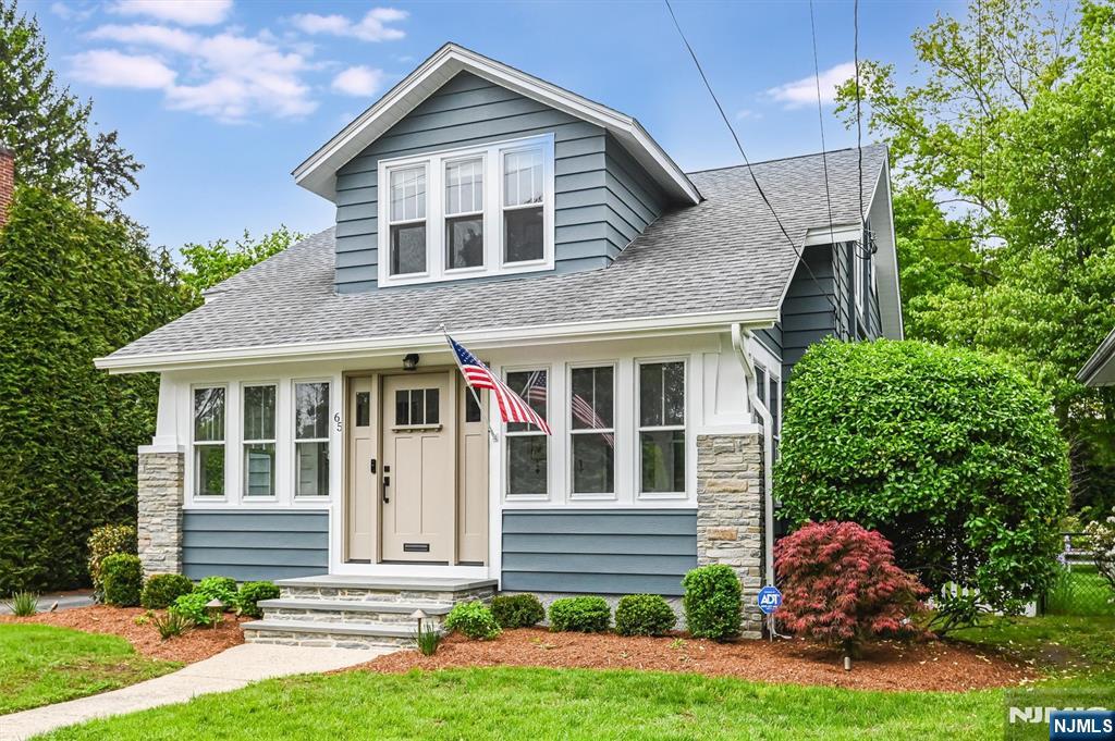 Photo of 65 Ferndale Avenue, Glen Rock, NJ 07452 (MLS # 26024832)