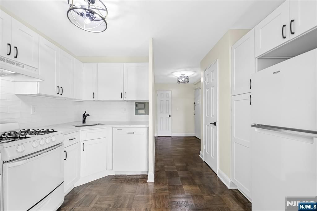 Photo of 6010 Boulevard E #57A, West New York, NJ 07093 (MLS # 25038133)