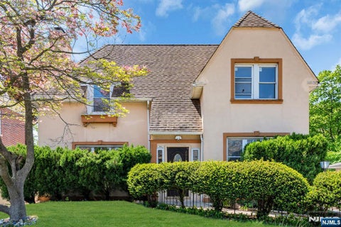 Photo of 297 Hamilton Place, Hackensack, NJ 07601 (MLS # 26014743)