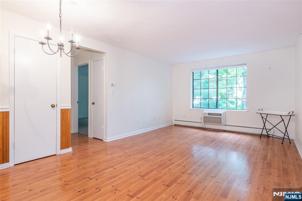 1406 Faulkner Court