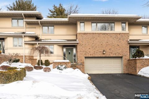 19 Fox Run Road Allendale NJ 07401