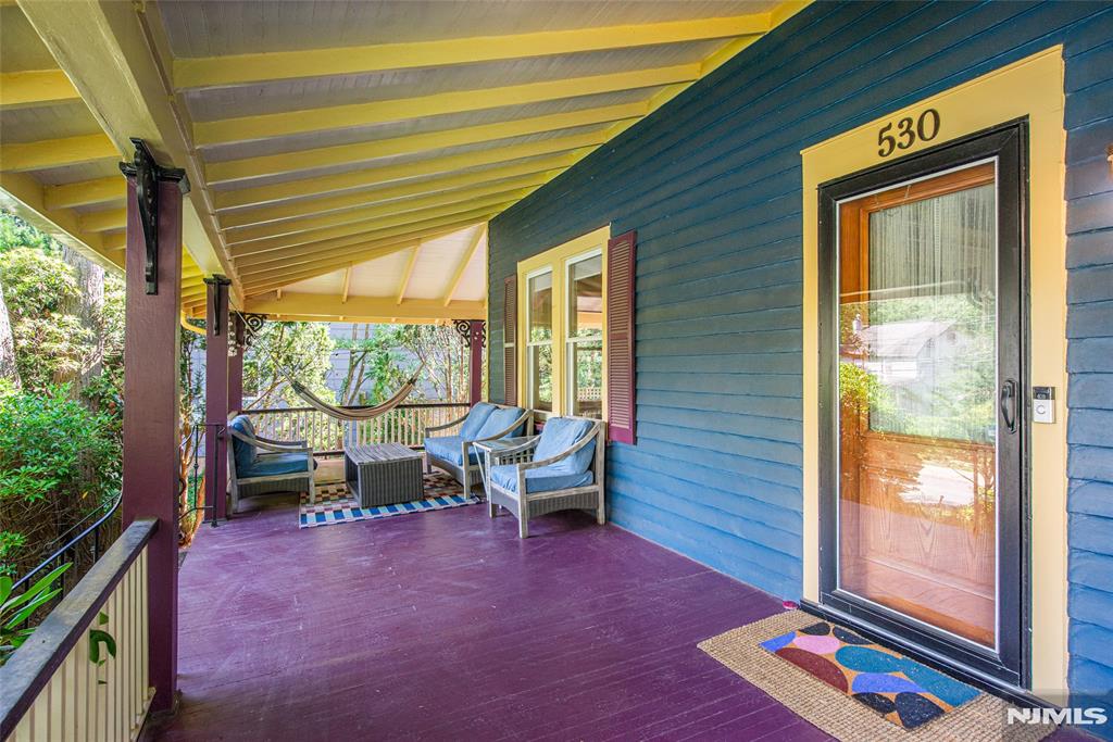 530 Up Mountain Avenue