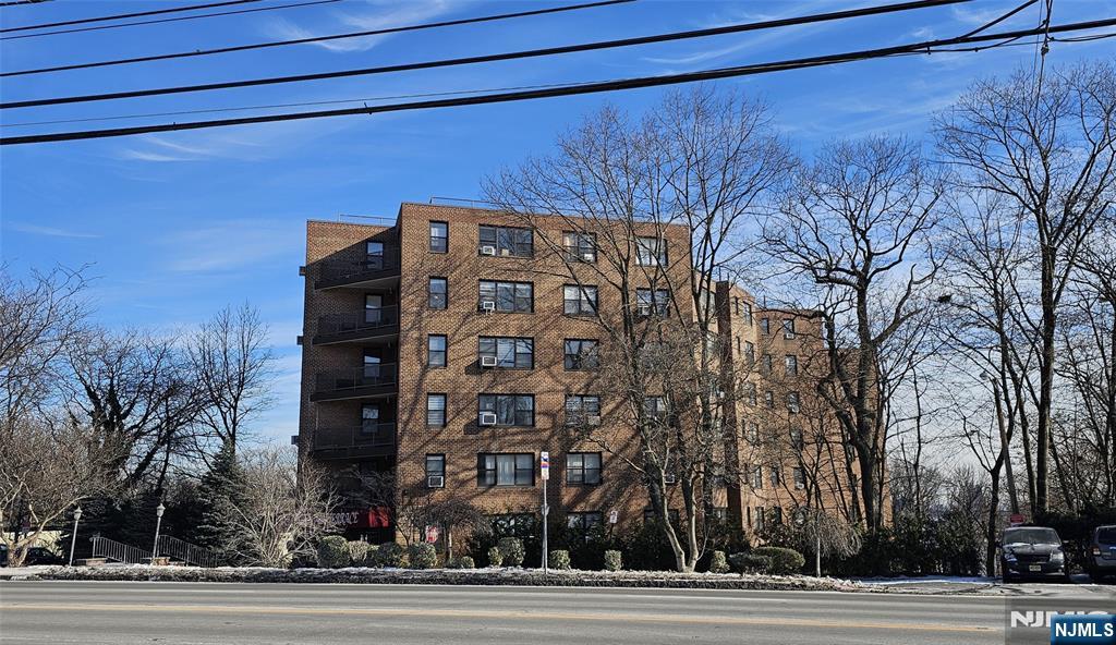 1450 Palisade Avenue 6I, Fort Lee, New Jersey - 1 Bedrooms  
1 Bathrooms - 