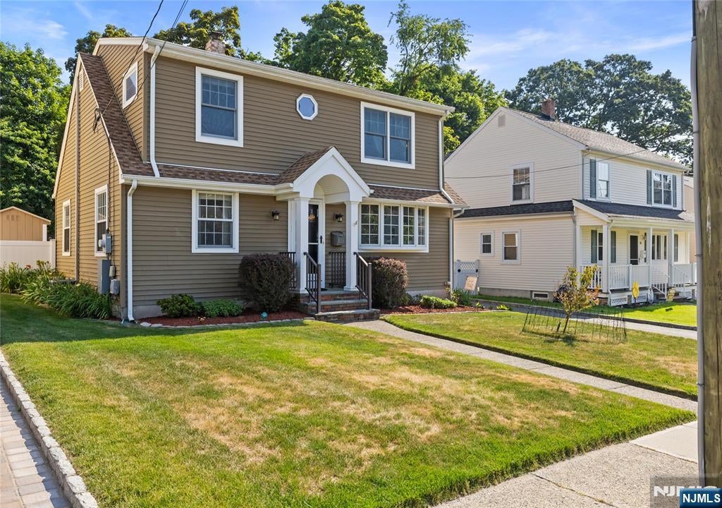 99 Lynwood Road