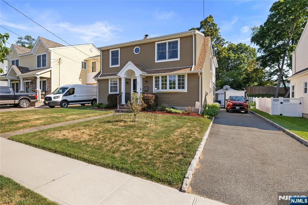 99 Lynwood Road
