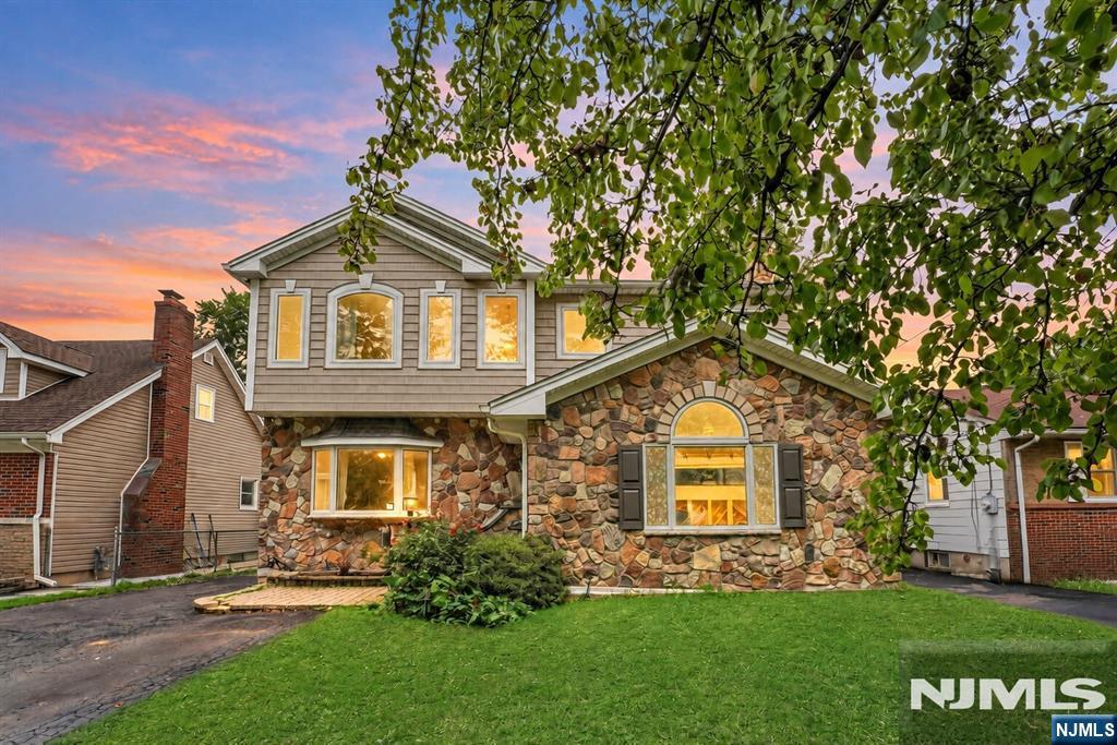 2319 Colonial Drive