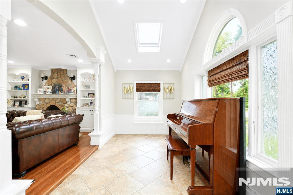 2319 Colonial Drive
