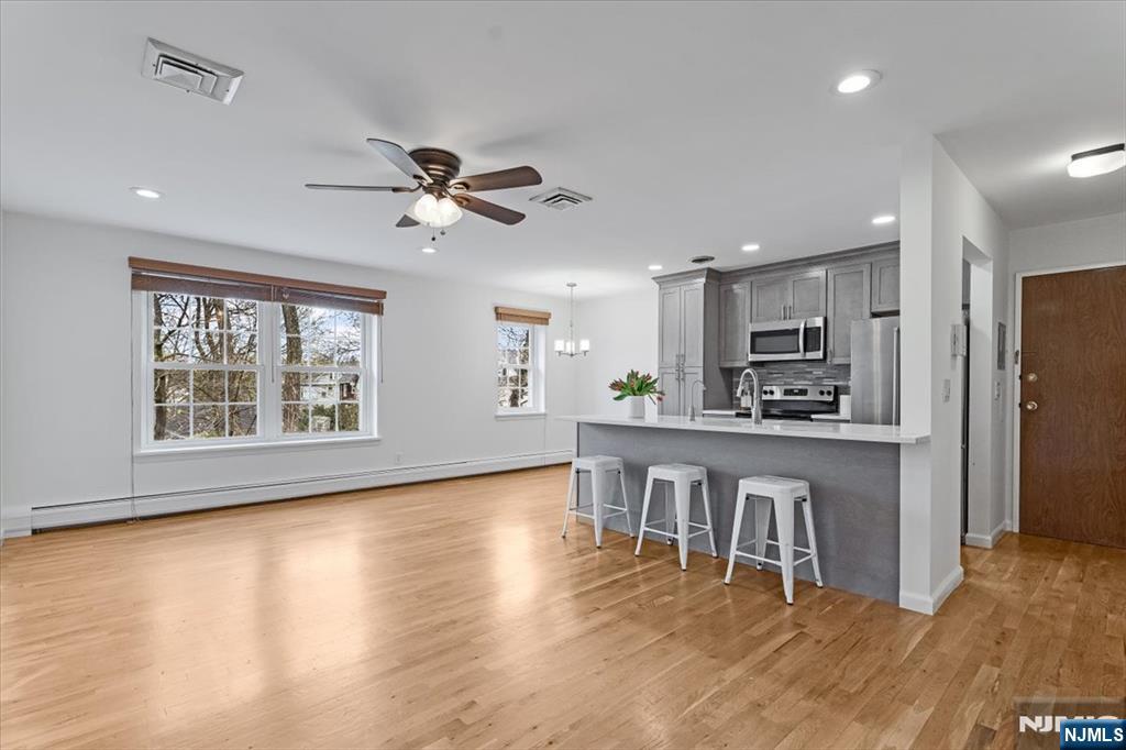 364 E Ridgewood Avenue 6