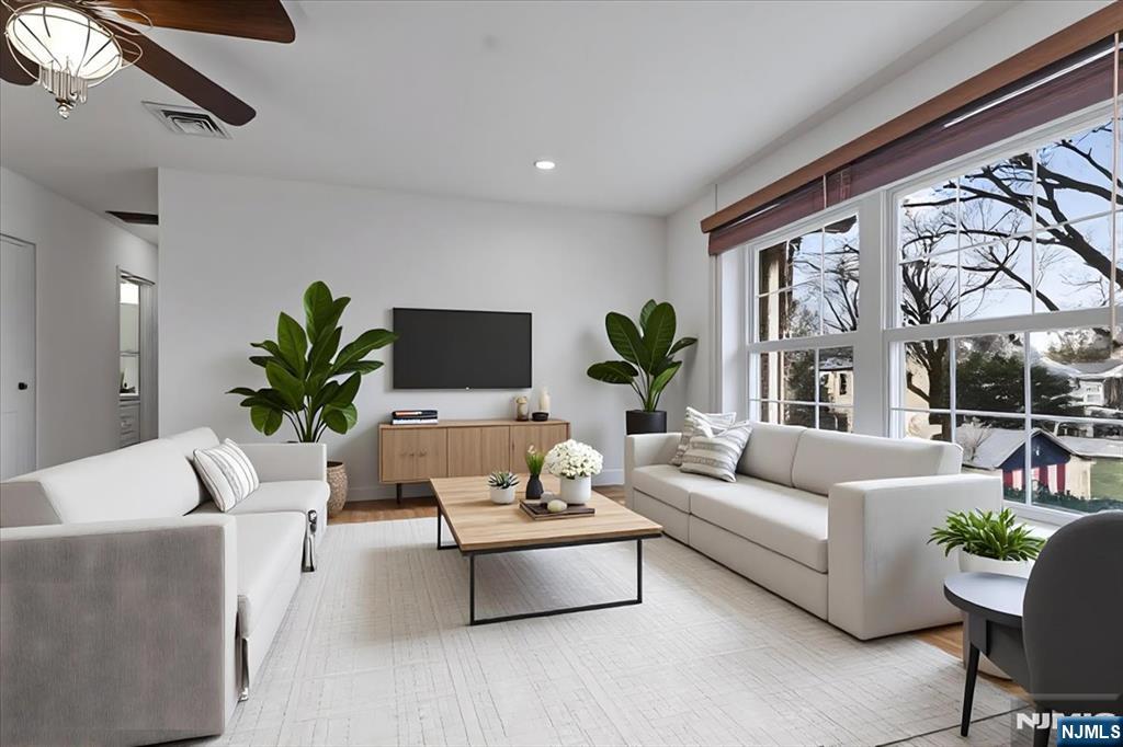 364 E Ridgewood Avenue 6