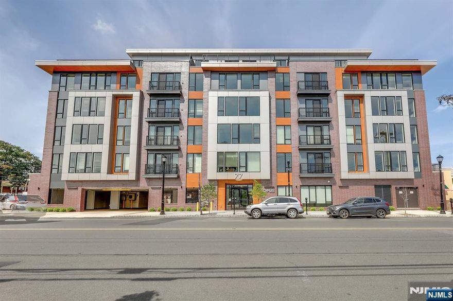 Conveniently located apartment in newer building. Open Floor Plan, LR, Kitchen w/center island & breakfast bar, bedroom, full bath and laundry in unit. Stainless steel appliances including dishwasher, refrigerator and microwave. Elevator building with fitness center and community room. Parking is additional $125/month. Small pet mat be acceptable with fee and pet rent.