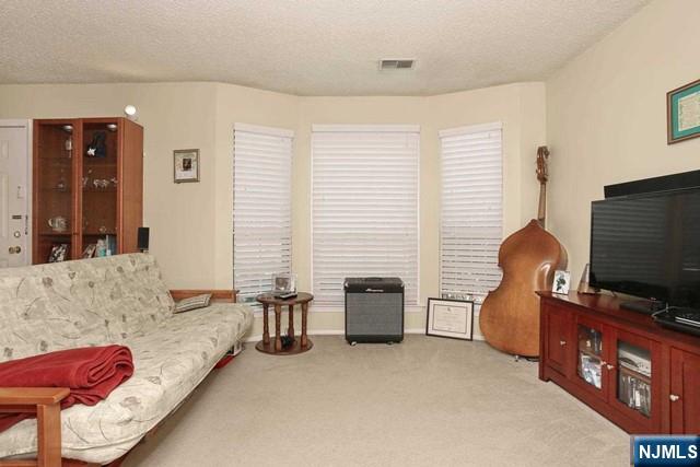 Homes for Sale in Northern NJ | ThisIsRiverEdge.com 752 Pepperidge Road