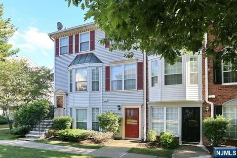 Photo of 752 Pepperidge Rd, Mahwah, NJ 07430 (MLS # 26019893)