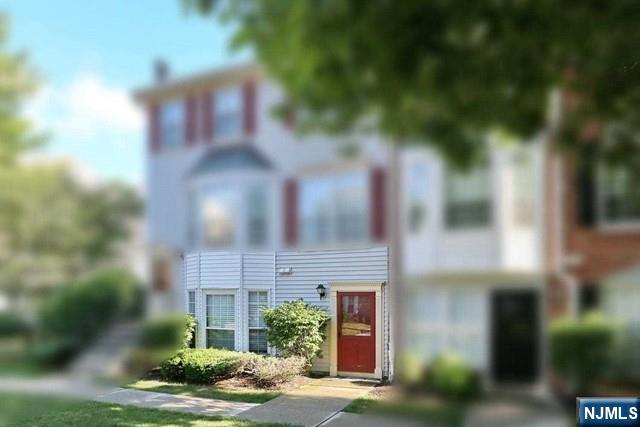 Homes for Sale in Northern NJ | ThisIsRiverEdge.com 752 Pepperidge Road