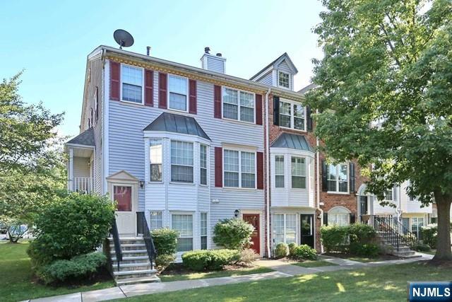 Homes for Sale in Northern NJ | ThisIsRiverEdge.com 752 Pepperidge Road