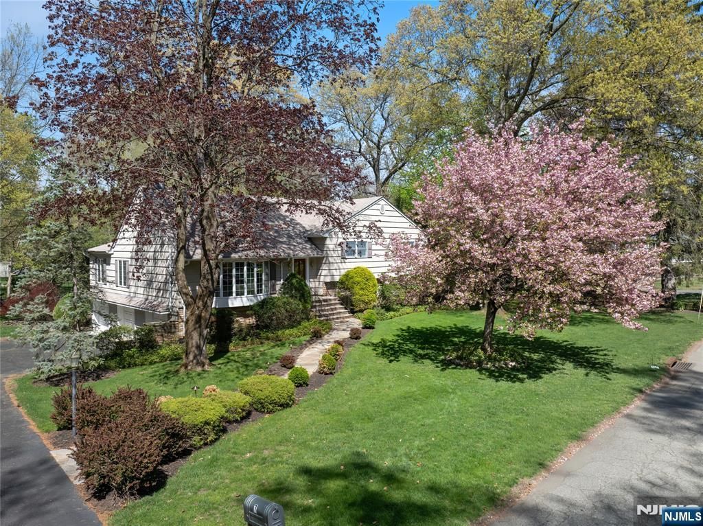 Photo of 7 Douglas Terrace, Woodcliff Lake, NJ 07677 (MLS # 26014338)