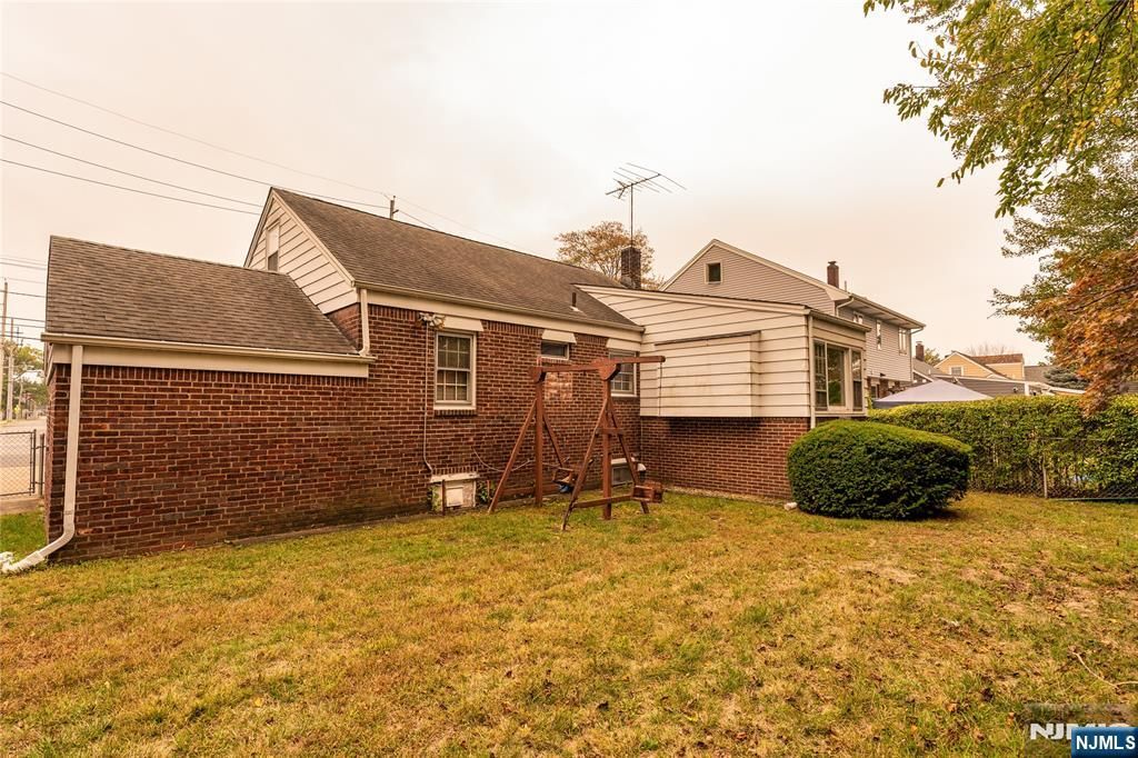 Photo of 1719 Berdan Avenue, Fair Lawn, NJ 07410 (MLS # 25035974)