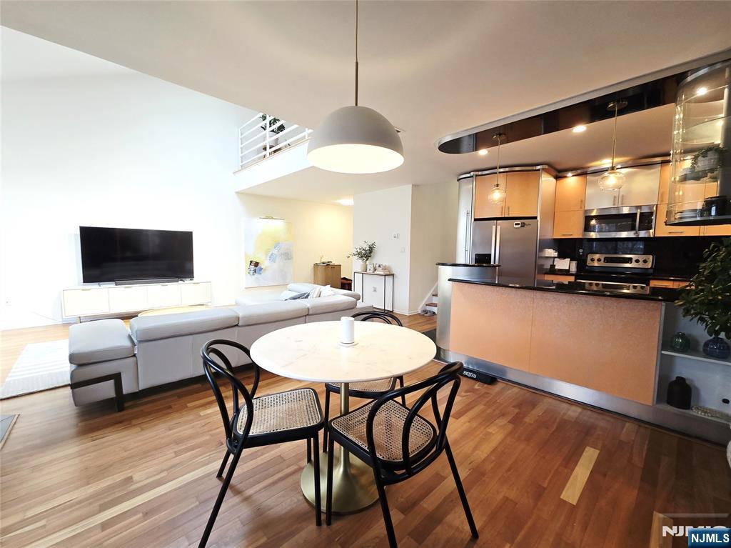 566 Windsor Drive 606