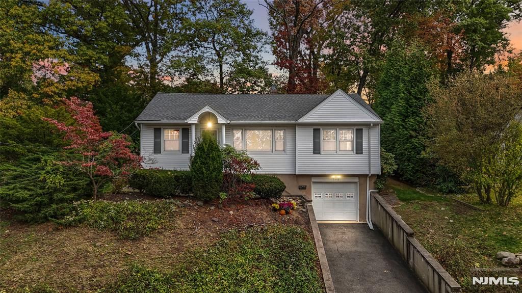 Photo of 308 Haywood Drive, Paramus, NJ 07652 (MLS # 25038282)