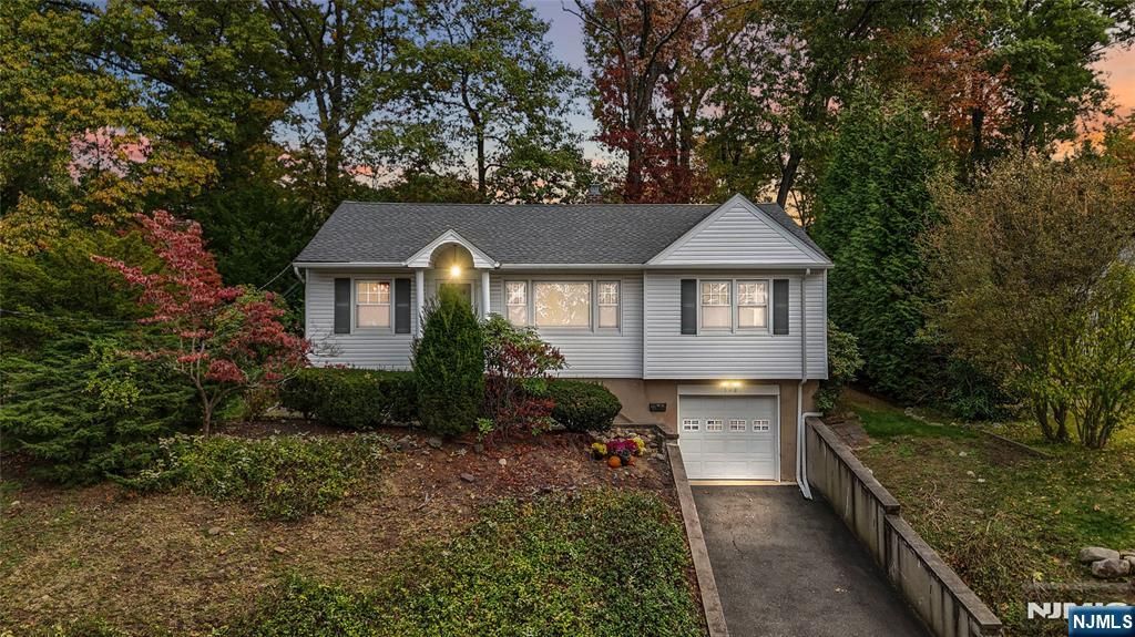 Photo of 308 Haywood Drive, Paramus, NJ 07652 (MLS # 25038282)