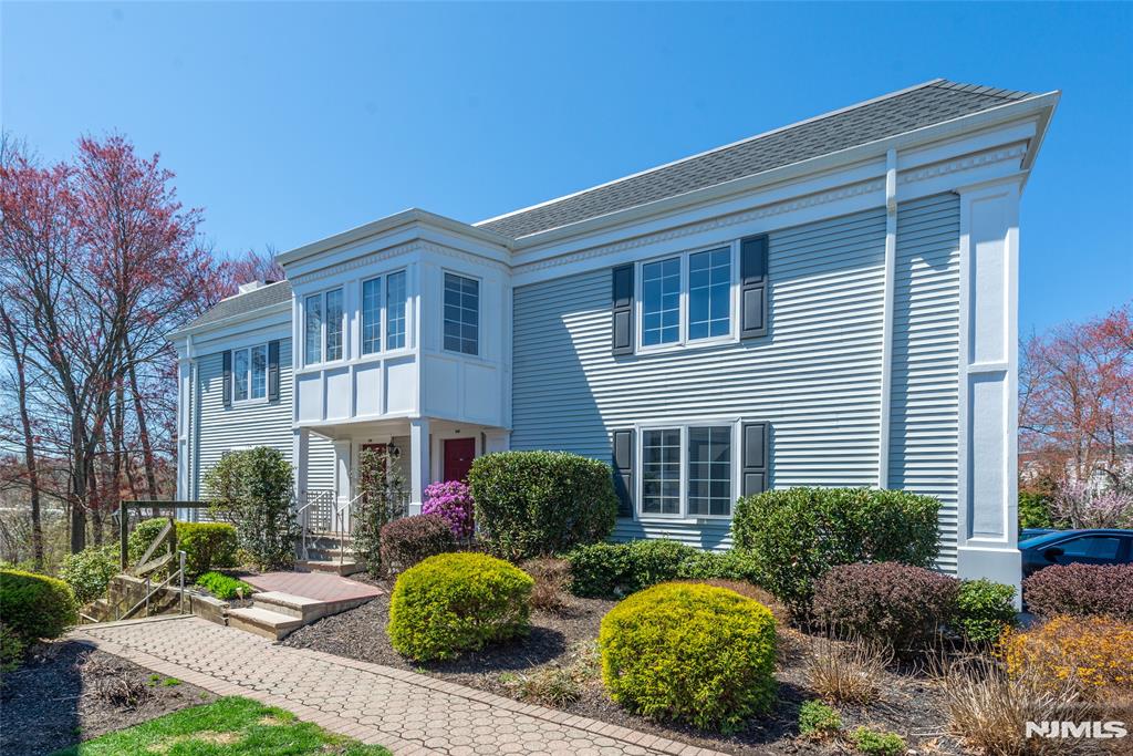 175 Terrace Drive, Chatham Twp, New Jersey - 3 Bedrooms  
3 Bathrooms - 