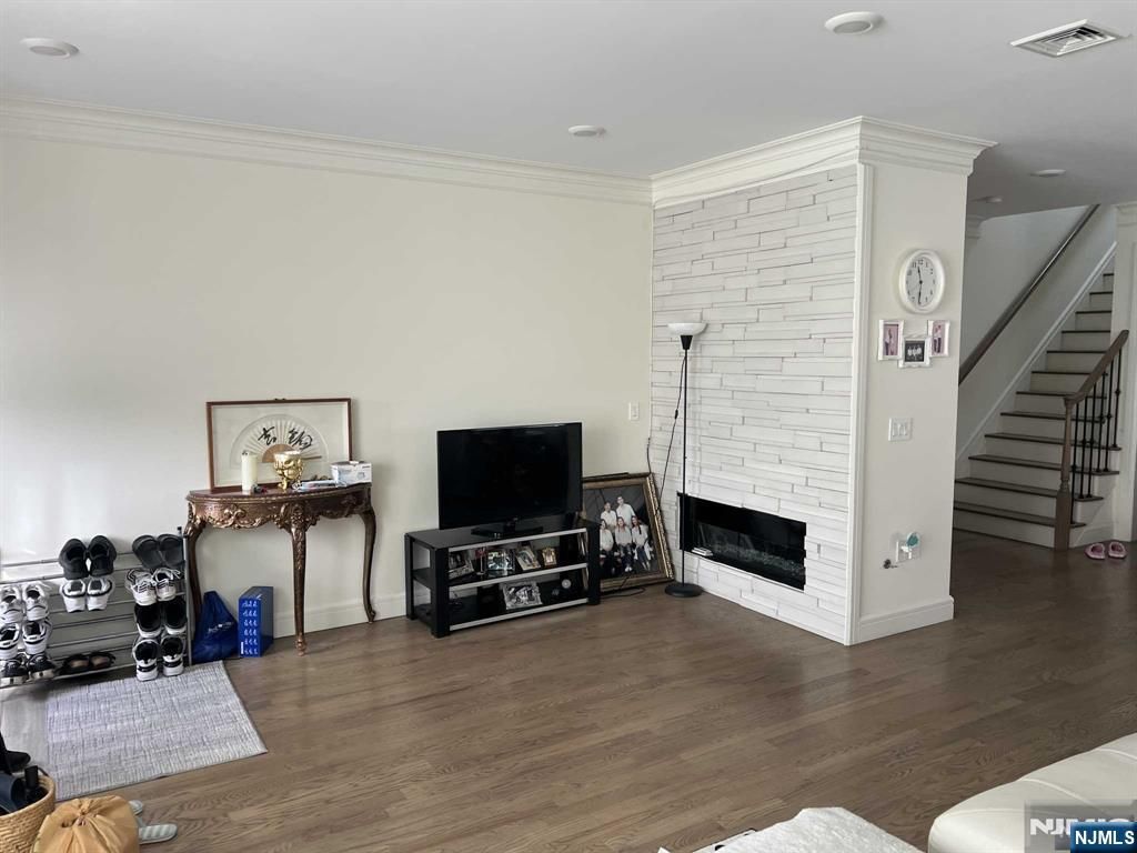 Photo of 53 E Brinkerhoff Avenue, Palisades Park, NJ 07650 (MLS # 26002307)