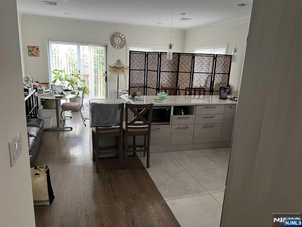 53 E Brinkerhoff Avenue