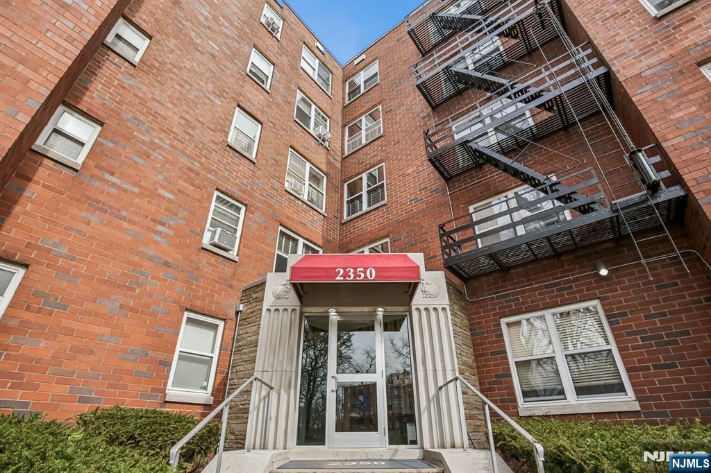 2350 Linwood Avenue 4E
