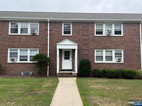 291 Bogert 1-B River Edge NJ 07661