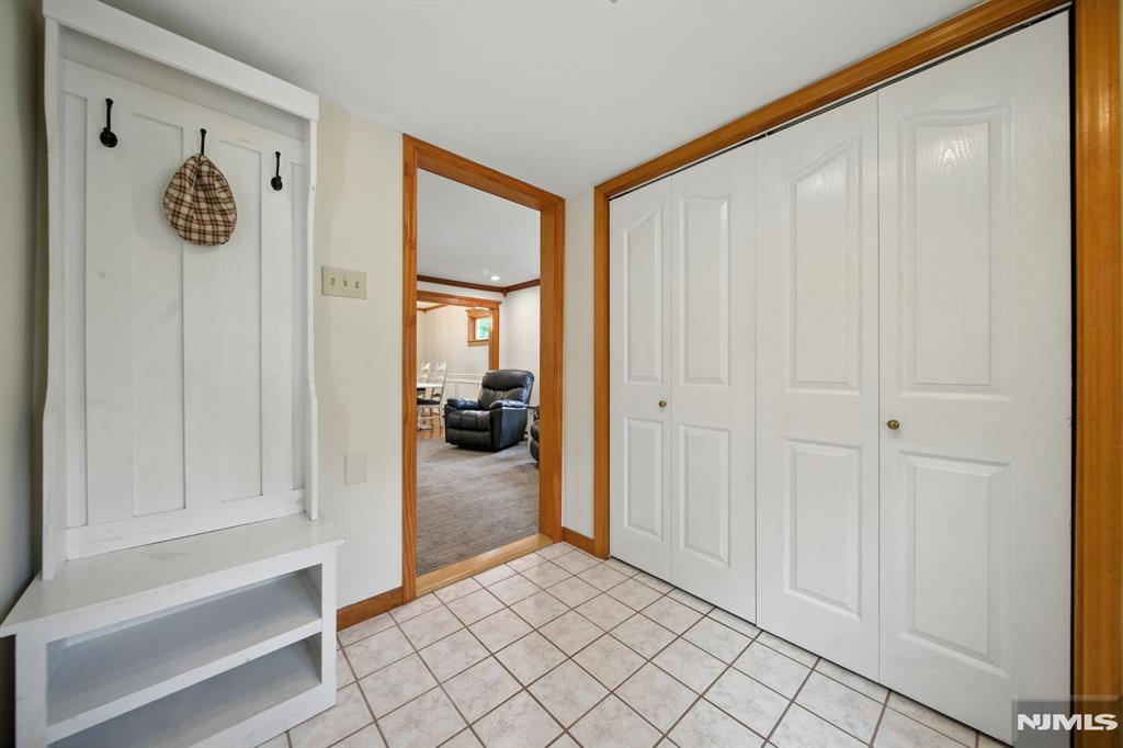 53 W Summit Avenue