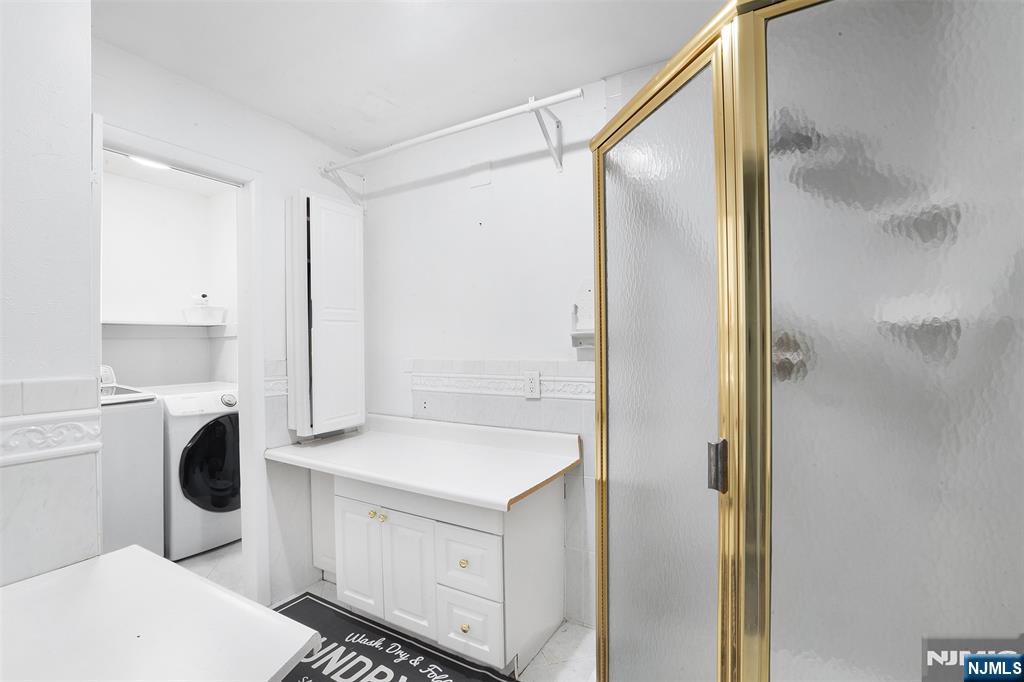 Fairfield, New Jersey 07004, United States, 4 Bedrooms Bedrooms, ,4 BathroomsBathrooms,Residential,Active,90267