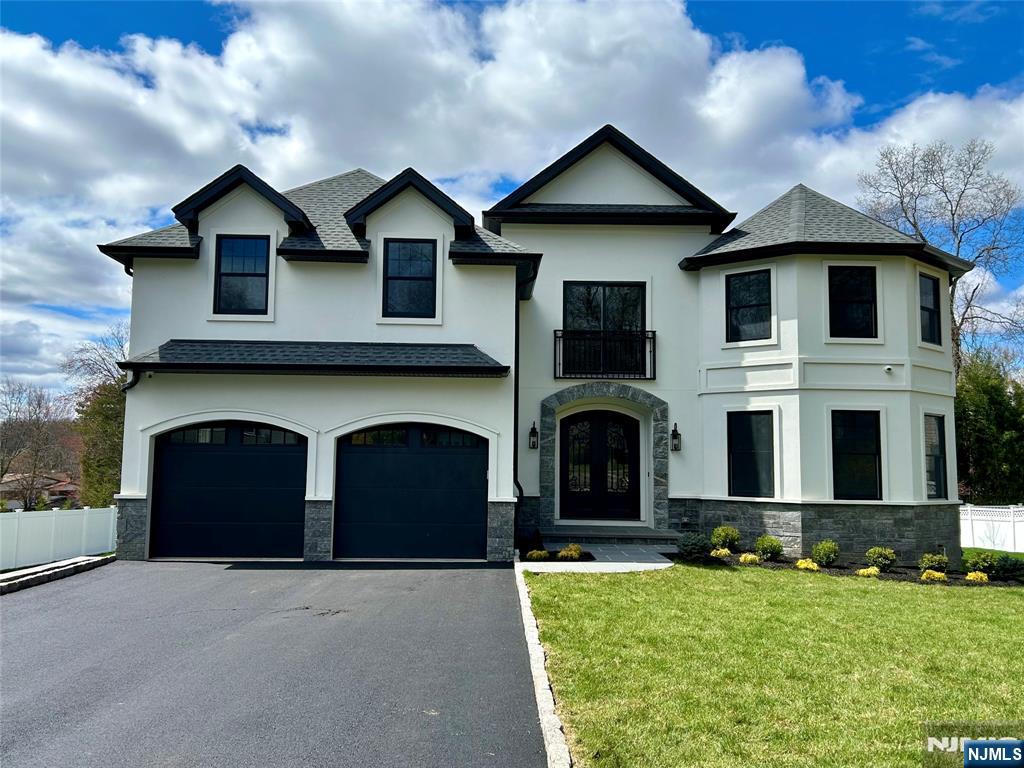 10 Kathleen Court, Wayne, New Jersey - 5 Bedrooms  
5 Bathrooms  
10 Rooms - 