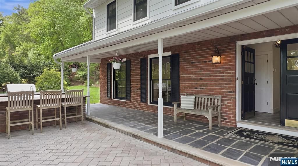 Photo of 219 W Saddle River Road, Saddle River, NJ 07458 (MLS # 26017296)