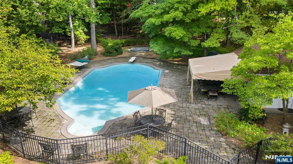 963 Huron Road