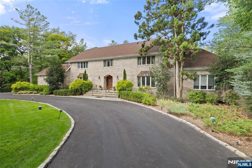 963 Huron Road
