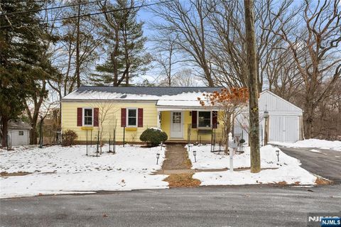 23 Lindy Place Old Tappan NJ 07675