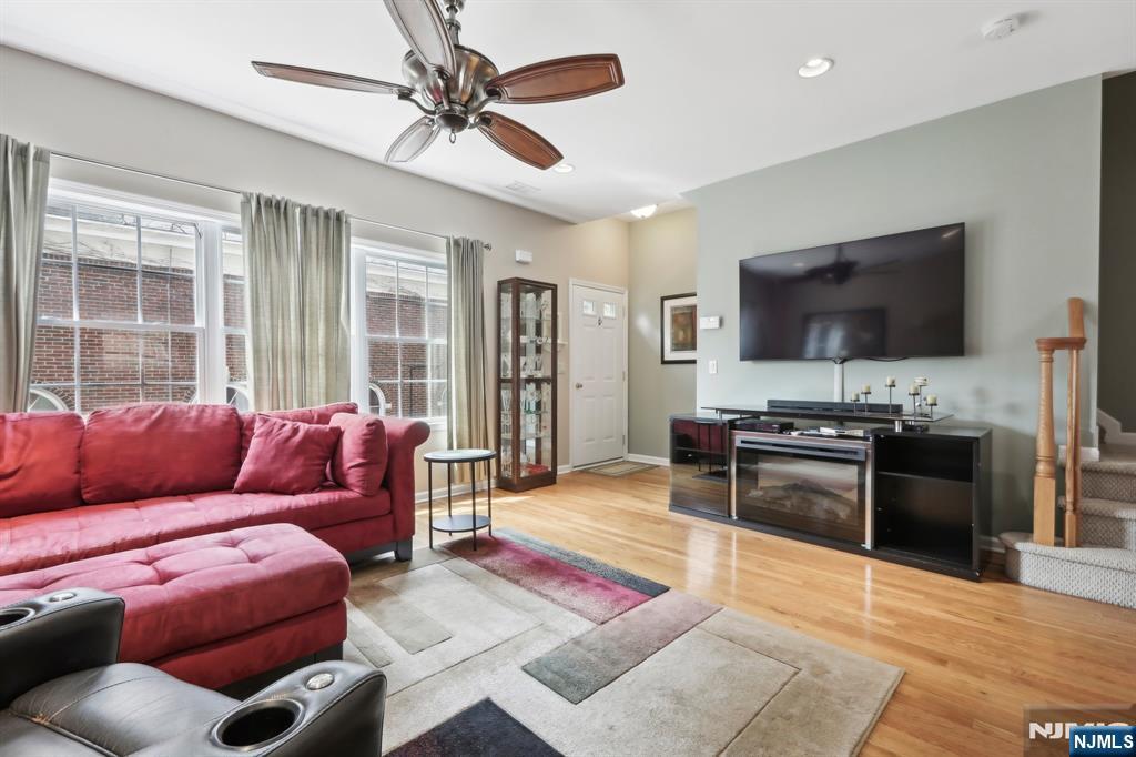 308 Hamilton Place 21