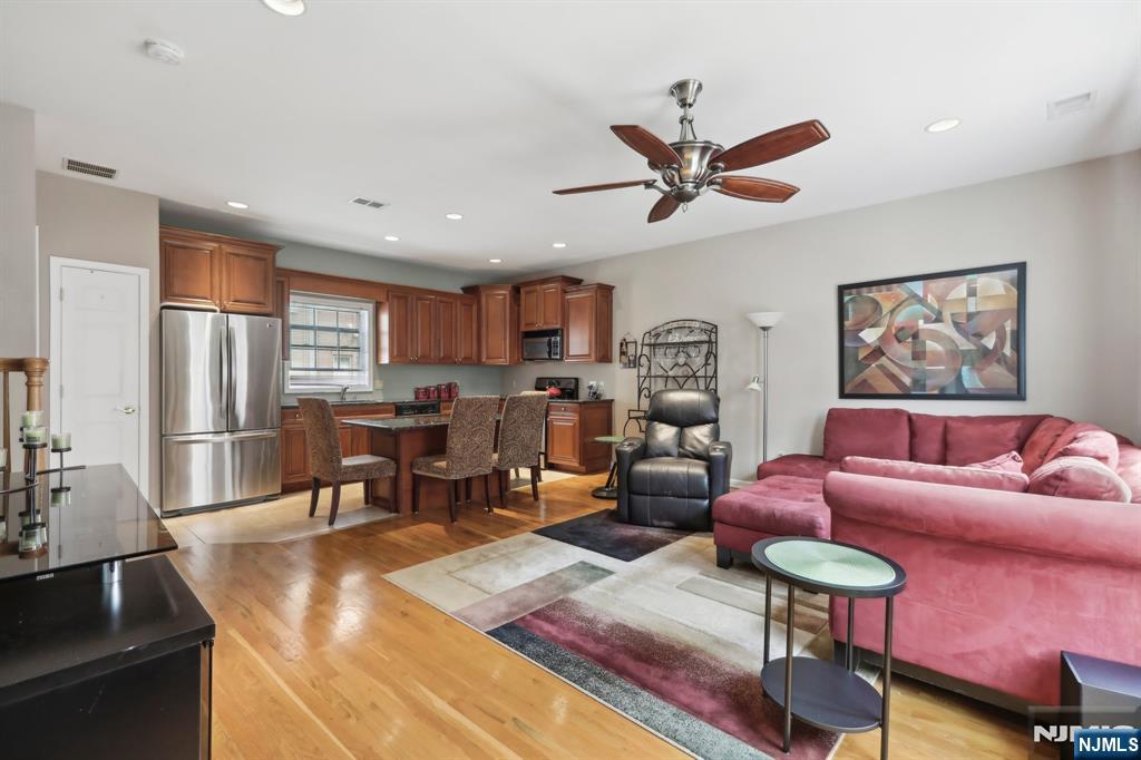 308 Hamilton Place 21