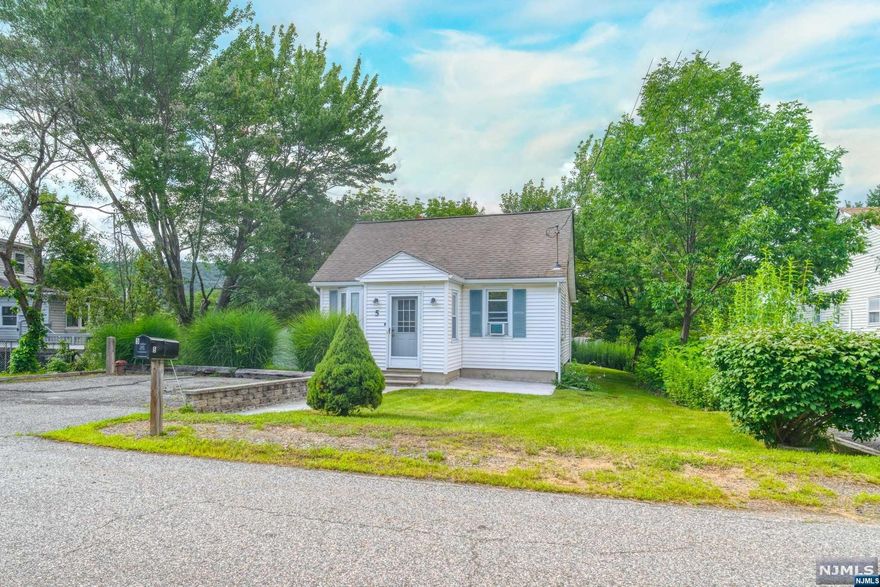 Welcome To This Wonderful, Charming Home. A Perfect Starter Home Or Investment Property. Very Well Maintained And Turn-Key Ready. A 2 Bedroom, 1 Bathroom Efficient Home Is Waiting For It's New Owners. The Bedroom Closets Have Plenty Of Space. The Backyard Is Huge For This Home, With A Great Deck Perfect For Hanging Out, Lounging, or Dinner. This Home Is Located Perfectly, VERY Close Proximity To An Abundance Of Shopping, Public Transportation and Restaurants! Come Check It Out ASAP!