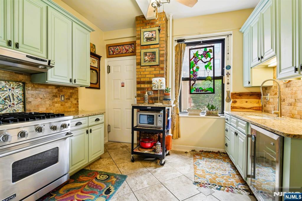 375 Mount Prospect 1AW