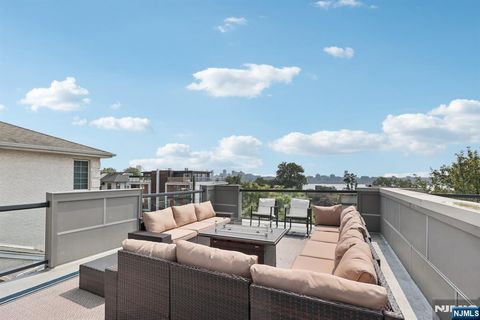 746 Undercliff Avenue B Edgewater NJ 07020