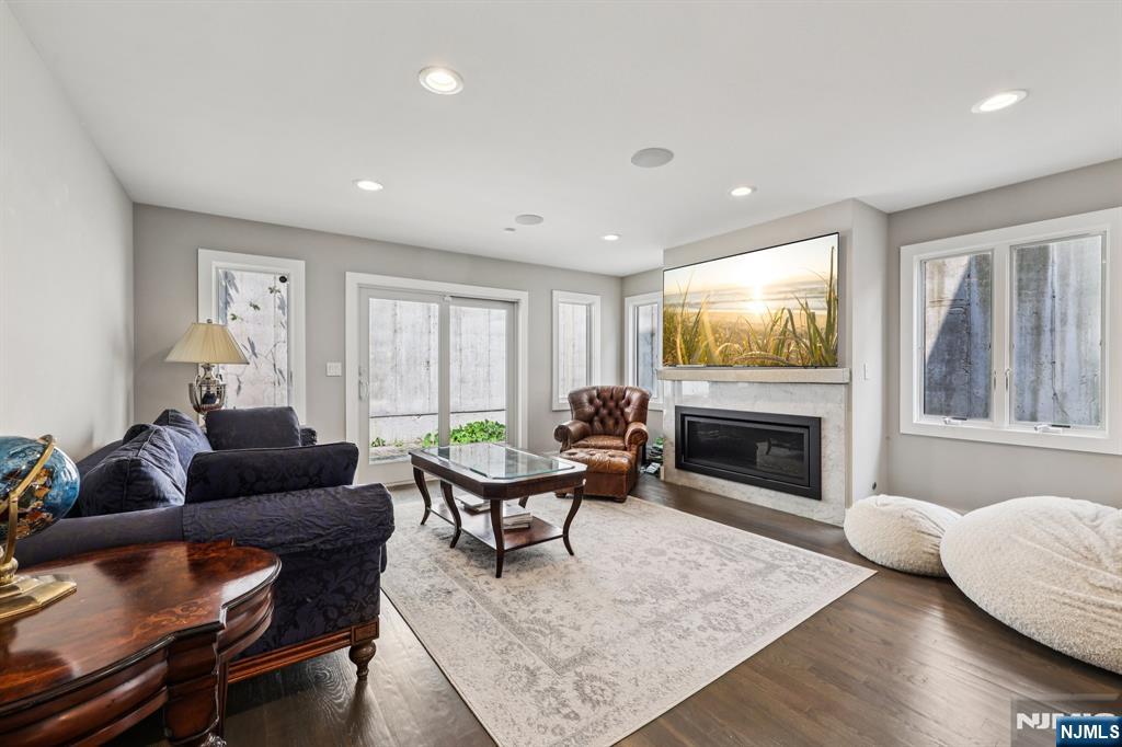 746 Undercliff Avenue B