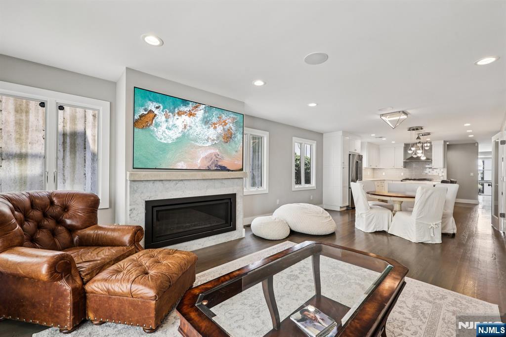 746 Undercliff Avenue B