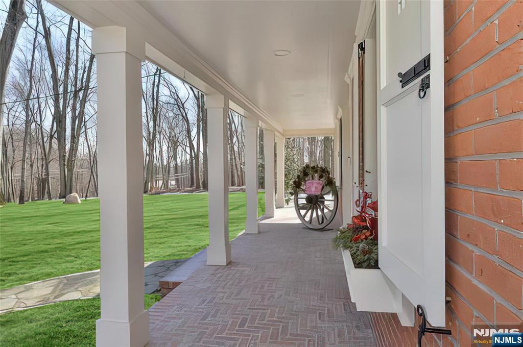 11 Chestnut Ridge Road