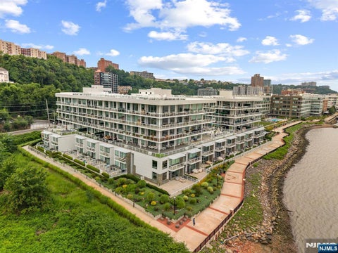 Photo of 3 Somerset Lane #x307, Edgewater, NJ 07020 (MLS # 26035833)