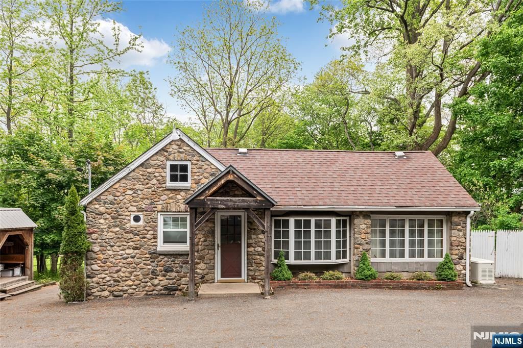 Photo of 157 Chestnut Ridge Road, Montvale, NJ 07645 (MLS # 26016085)