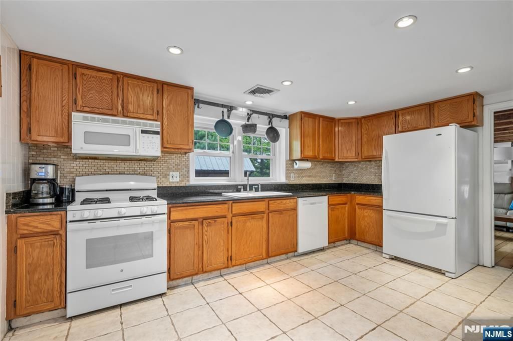 Photo of 157 Chestnut Ridge Road, Montvale, NJ 07645 (MLS # 26016085)