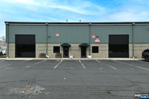 Photo of 60 Whitney Road #10/9, Mahwah, NJ 07430 (MLS # 26008505)