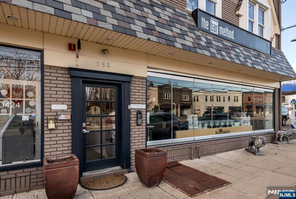 576-580 Maple Avenue