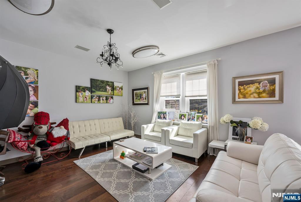 576-580 Maple Avenue