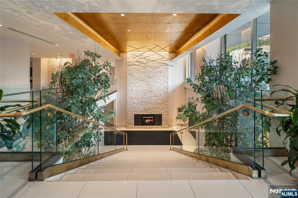 618 Hudson Park